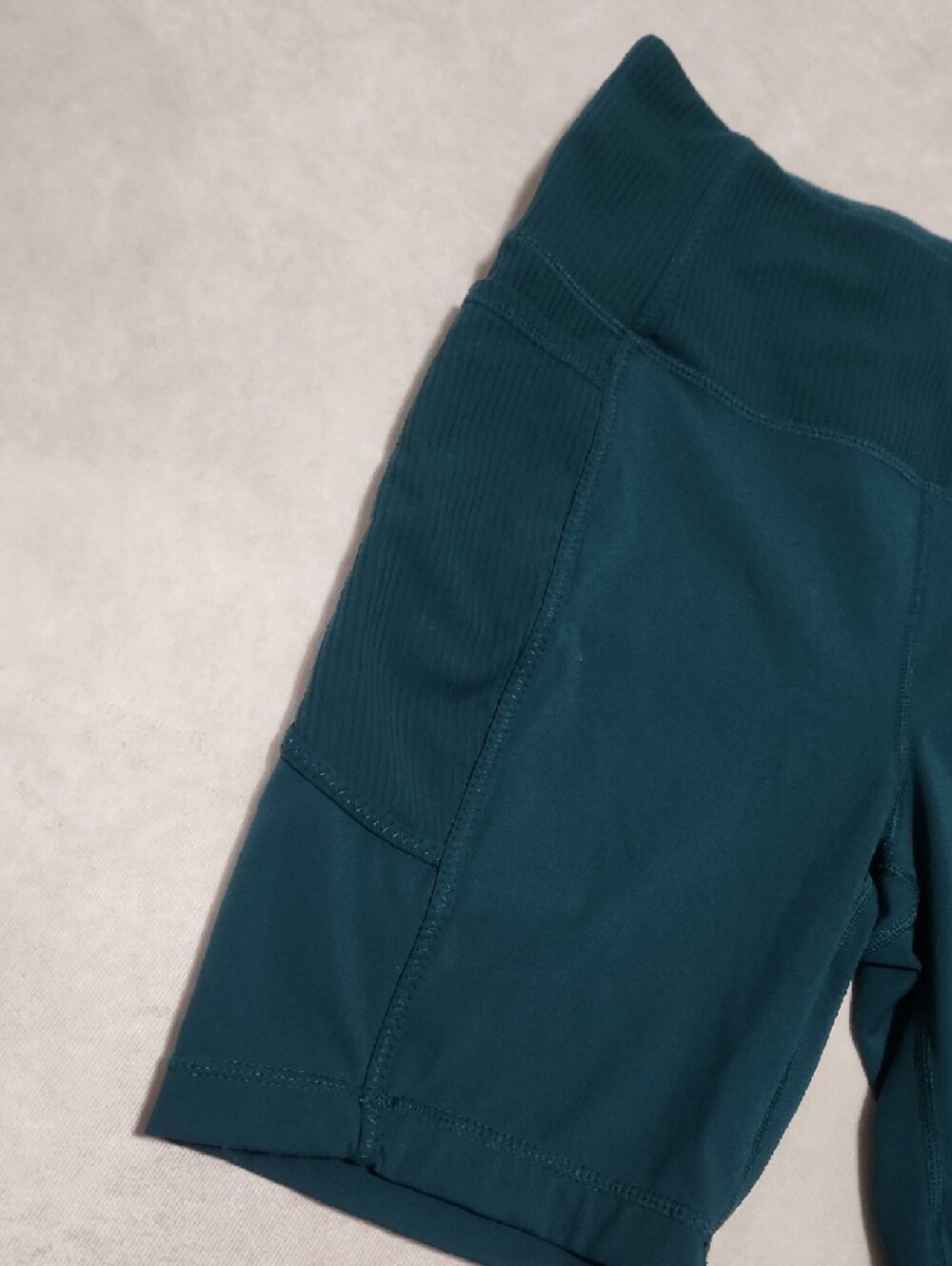 Mondetta Deep Green High-Rise Bike Shorts with Side Pockets - Picture 3 of 11